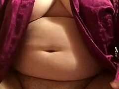 Big beautiful woman self-pleasure show