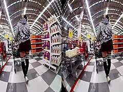 Panties-free Danielas ass in VR Supermercado