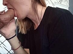 Amateur girlfriend's wild oral skills