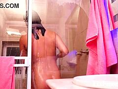 Lia Ponce's steamy shower session