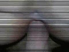 Weedhotsama se sleče gola v Uberju in hodi