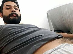 Safadao Tocando Punheta