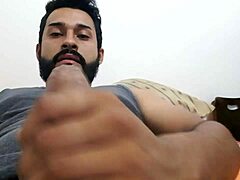 Safadao Tocando Punheta