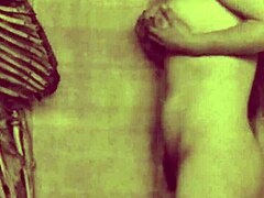 Mummo näyttää ajattomalta vintage-tyylissä 😊