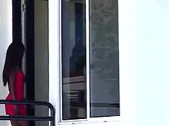 Соседка и свояченица приглашают на тройку у бассейна