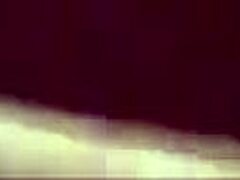 Me siento tan apasionada con Vira Gold y Ananta Shakti durante nuestro intenso sexo en casa en el baño hasta un profundo creampie en su coño mojado