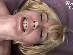 あの公衆の駐車場でアウトドアで変態的にキンキーに興じるよ