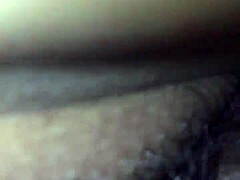 奥さんの熱いマンコを覗く 😏