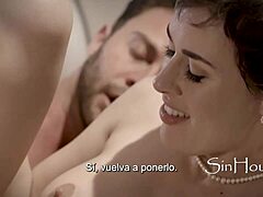 Оуу, чукам домашната медицинска сестра на инвалидизираната си жена!