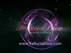 女友热情吸男友鸡巴，手淫直到他射精她全吞。