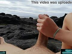 Entre no quarto da minha madrasta e aproveite o corpo natural dela