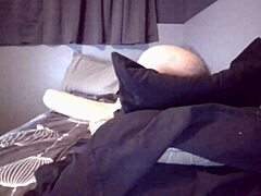 Gizli kamera sessiz odada beklenmedik anları yakalıyor