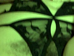 Друзья пасынка дрочат сильно, глядя, как из моих трусиков торчит лобковая шерсть