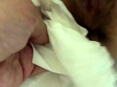 โอ๊ย แมน วันนี้น้ำแตกในเมียเอเชียเปียก เย็ดบ้านทำเองกับน้ำแตกและน้ำ!! 220720