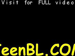 Момиче дразни тип с мокър фелацио