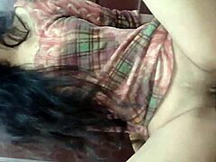 Barátom anyját keményen kúrják nagy segg közelképen indiai stílusban