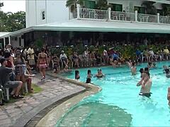 De toerist arriveert bij Orchids Hotel in Angeles City Filipijnen voor deel twee van de reis