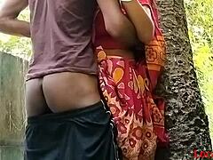 Sessiz köyde yalnız bhabi dış mekan karşılaşmasında, localsex31'den ev yapımı klip