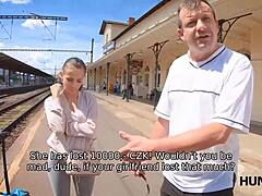 Ωχ! Ο πορνογράφος του Hunt4k χώνει βαθιά το πούτσο σε μια Τσέχικη γυναίκα για λεφτά