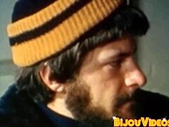 Håriga muskulösa gay grupp creampie session vild och snabb