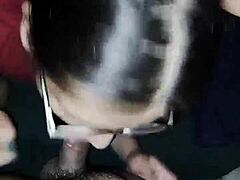 Istri menelan sperma setelah blowjob