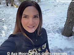 雪の中でフランス娘が大チンポを吸って精子を飲む ❄️