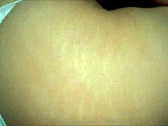 Naapurin huora rakastaa laittaa seksikkäät alusvaatteet päälle kun vaimo ei ole kotona