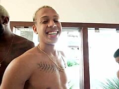 Rico Marlon e Wend compartilham prazer em ação de garganta profunda em grupo no camarim