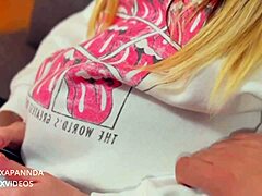 Terhes csaj vesz fel szexvideót a pasijának POV-ban