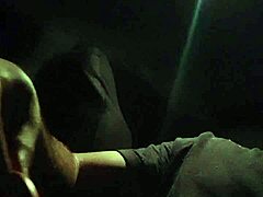 Azgın erkek yoğun CBT'ye katlanıyor sonra bu heyecan verici sahnede büyük boşalma yapıyor