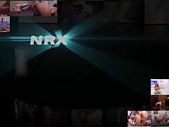 Flugzeugpilot-Frau blitzt große Titten in der Öffentlichkeit draußen