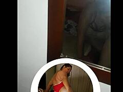 Oh hombre, mira a esta esposa caliente doblada en perrito, amando esa follada amateur casera! 🔥🍑
