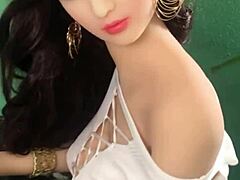 Čustveno srečanje s 158 cm seksno lutko Donno