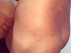 בבידוד, הנריק סנטו ובוי ריו סורפאו מצטרפים לאורגיה קבוצתית פרועה עם זין ענק וללא קונדום.