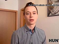 Hunt4k berättar om hängiven flickvän som bedrar och blir djupt penetrerad för cash under jul