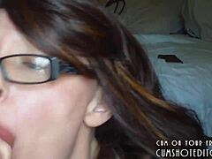 Elégedett-e a szubmisszív feleség a férje szörnyeteg farkával mélytorokkal és cumshot-tal?