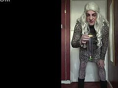 Sissy Bissexual Travestido Implora por Mijo Dentro das Meias