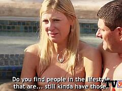 szvingerek levetkőznek és belemerülnek a medenceparti akcióba!