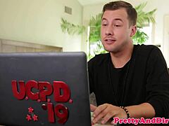 Nagy cicis modell lovagol a farkon fantasy botrány közelképes fétis jelenetben