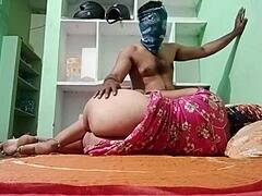 야, 상상해봐 아시안 아줌마들이 블랙 대학 선생님과 방에서 야생 아날 섹스! 😏