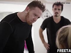 Oh mies, pelottuna palvelijattarena Candice Dare sain kaksinkertaisen tunkeutumisen niiltä tyypeiltä - katso koko freetaboo netistä