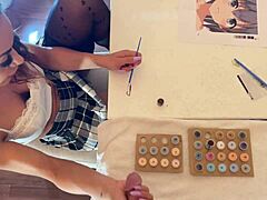 为什么这个热紧逼棕发熟女出轨妻子艺术老师用裸男作为射精器在CFNM挑逗中？