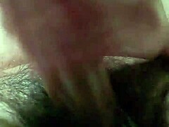 queretano caliente sacando leche