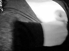 me gusta jugar con mis tetas grandes