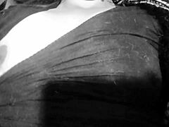 큰 가슴 가지고 놀기 좋아