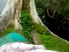 Redgrrl anál és szopást kap a tóparton! Kültéri kézimunka és seggbaszás akció!