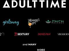 Adorable lesbiana joven aprende técnicas de dedos y juguetes de la madura abuela mentora Tiffany Rousso