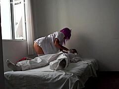 Hemşire covid hastasını taburcu eder ama önce güzel oral yapar. Ağzıyla boşaltır.