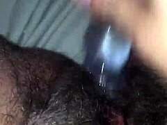 Main apni nice glass dildo par sab kuch squirting kar rahi hoon, yahan neeche sab wet aur hairy hai