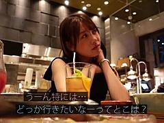 潮吹き日本のティーンとの感情的なライド、手作りビデオで。